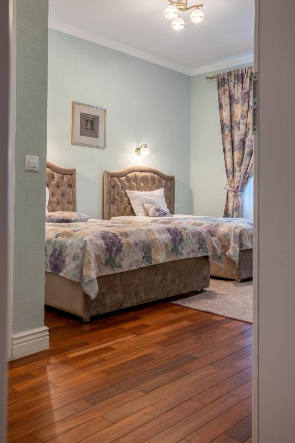 Vila Missy Deva Exteriér fotografie